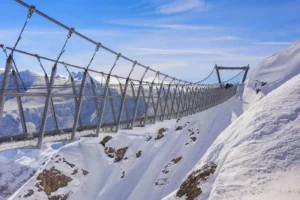 Titlis Cliff Walk suspension bridge