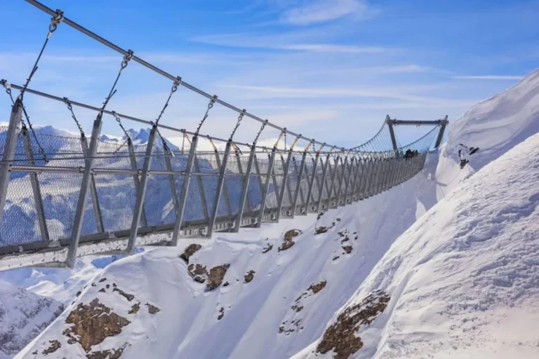 Titlis Cliff Walk on Mt Titlis, Switzerland
